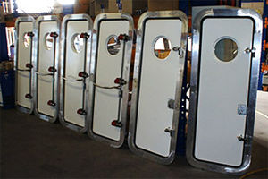 puerta para buque / estanca