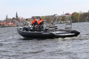 barco de trabajo / intraborda / embarcación neumática semirrígida