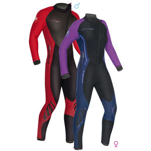 traje semiseco de buceo