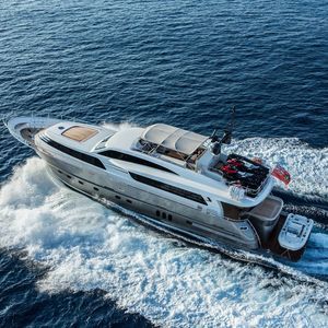 yate a motor de crucero
