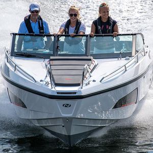 cabin-cruiser fueraborda / open / 7 personas máx. / con solárium