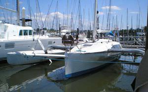 trimarán / de regata / con popa abierta / a medida