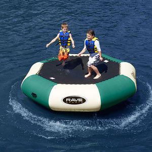 juego acuático trampolín 1
