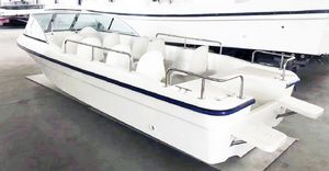 barco de motor de pesca-paseo fueraborda