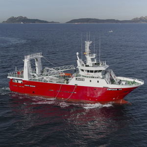 buque de pesca profesional arrastrero 1