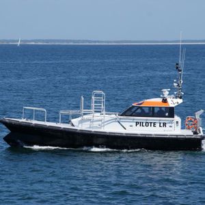 barco profesional embarcación piloto