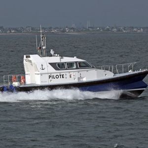 barco profesional embarcación piloto