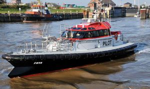 barco profesional embarcación piloto