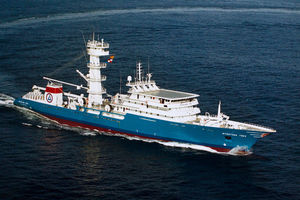 buque de pesca profesional atunero cerquero 1