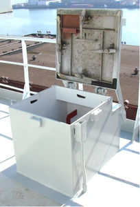 trampilla de acceso para buque