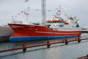 buque de pesca profesional arrastrero 1