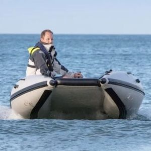 embarcación neumática catamarán