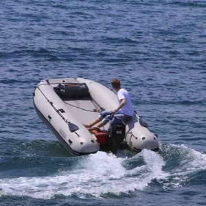 embarcación neumática catamarán