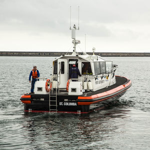 barco profesional embarcación piloto