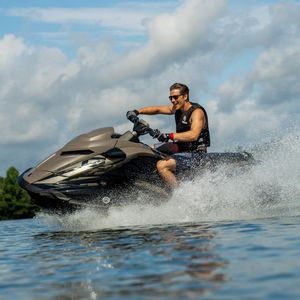 moto de agua sedente