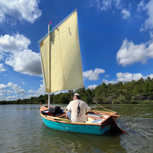 bote vela-remos clásico