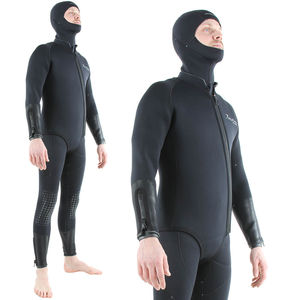 traje semiimpermeable de buceo