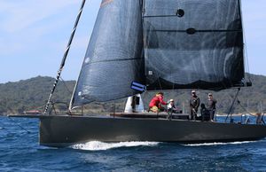 monocasco / de regata y crucero / clásico / con popa abierta