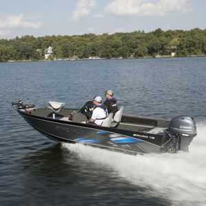bay boat fueraborda / con doble consola / con consola central / de pesca deportiva