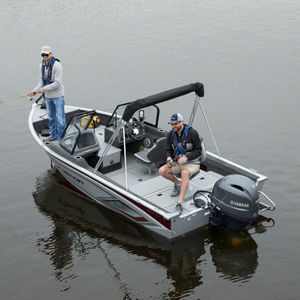 bay boat fueraborda 1