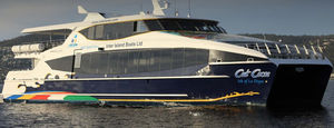 ferri de pasajeros catamarán