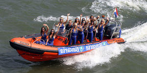 barco turístico