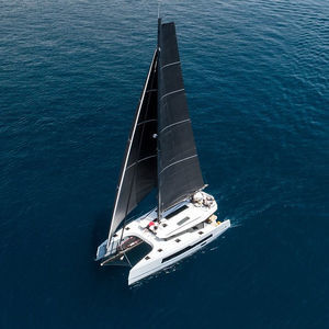 yate de vela catamarán