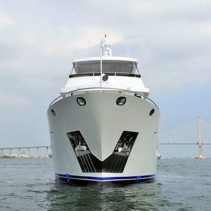 yate a motor de crucero