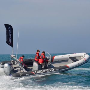 barco de vigilancia / fueraborda / de aluminio / embarcación neumática semirrígida
