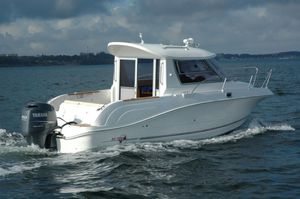 barco de motor de pesca-paseo fueraborda 1