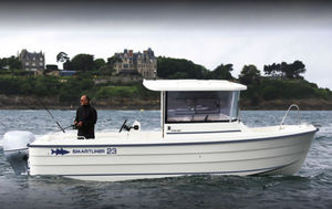 barco de motor de pesca-paseo fueraborda