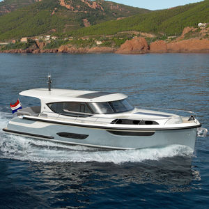barco cabinado intraborda / con hard-top