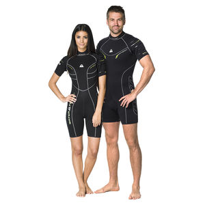 traje húmedo de buceo