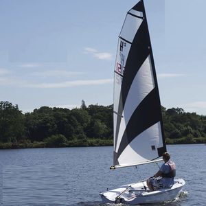 barco de vela ligera individual