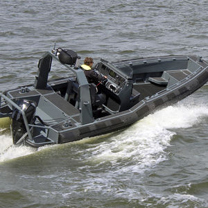 barco utilitario / barco de salvamento / barco militar / fueraborda