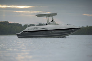 deck-boat fueraborda