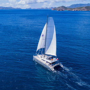 yate de vela catamarán