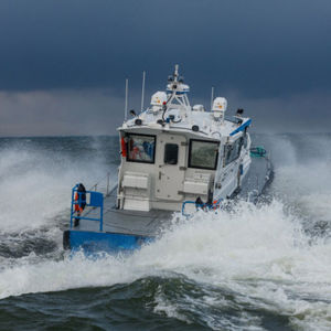 barco profesional barco de vigilancia