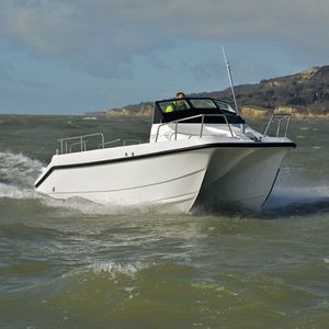 barco open catamarán