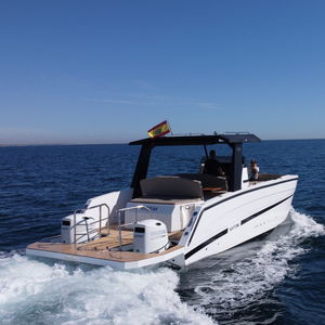 barco open catamarán