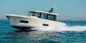 yate a motor de crucero