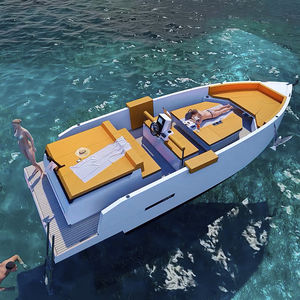 barco open fueraborda / open / con consola central / 10 personas máx.