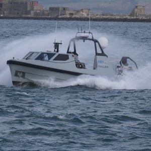 vehículo no tripulado marino patrullero