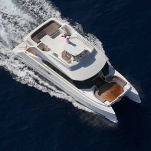 barco turístico / catamarán / intraborda
