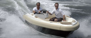bote fueraborda / open / con consola lateral / embarcación auxiliar para mega-yate