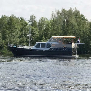 barco cabinado intraborda 1