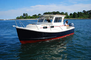 barco de motor de pesca-paseo fueraborda