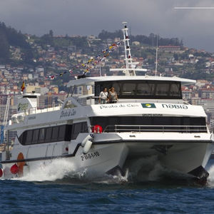 ferri de pasajeros catamarán 1