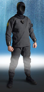 traje seco de buceo 1