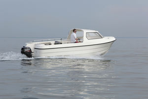 barco open fueraborda / con consola lateral / de pesca deportiva / 8 personas máx.
